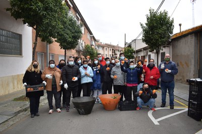 Les taronges del carrer de Santa Rosa es transformen en melmelada.