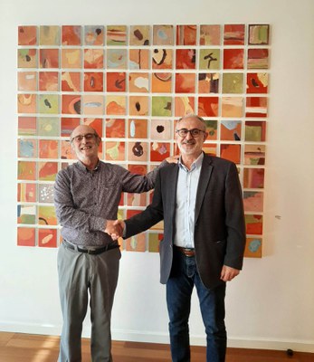 El president del CF Mollet exposa els nous projectes a l’alcalde de Mollet.