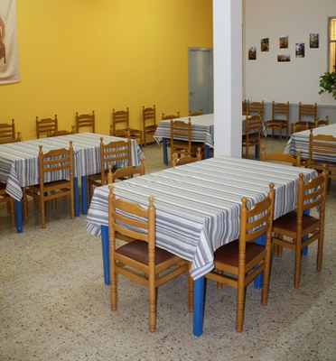 Representants de les entitats que formen part de la Taula, amb l'alcalde i la regidora