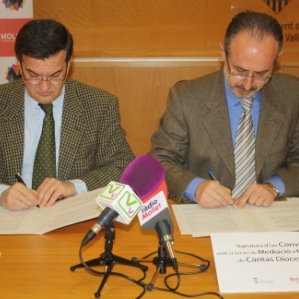 120312-Conveni-Ajuntament-i-SMH-Critas-.jpg