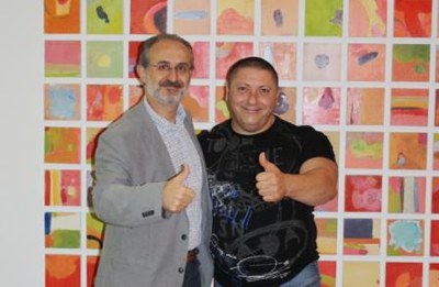 Josep Monràs rep Alfonso Romero, un molletà rècord estatal en Halterofilia Adaptada.