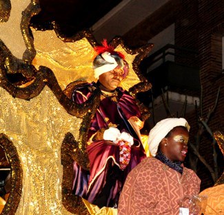 Els carrers de Mollet s'omplen de gent per rebre els Reis Mags