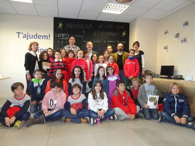 Alumnes de 5è visiten EMFO per crear la seva cooperativa.
