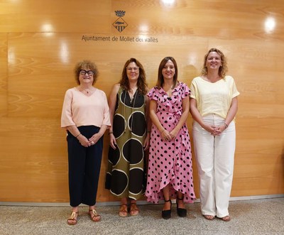 L’Ajuntament i Xarxa en Rosa uneixen esforços per afavorir la reincorporació laboral de dones que han superat un càncer de mama.