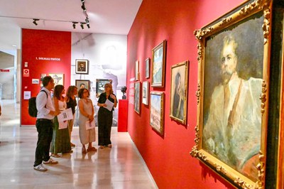 La consellera de Cultura elogia el Museu Abelló.