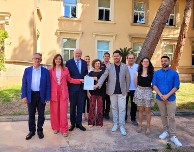 Foto de grup amb l'alcaldessa de Mollet del Vallès Mireia Dionisio Calé.