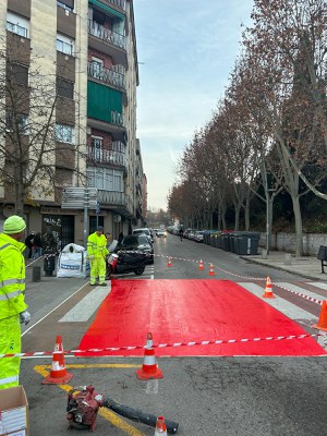 Mollet del Vallès destinarà 150.000 € anuals a la millora de la pintura viària.