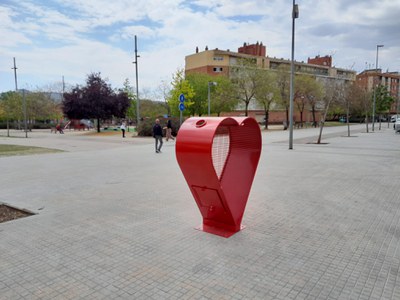 S’instal·len contenidors de recollida de taps a diferents punts de Mollet.