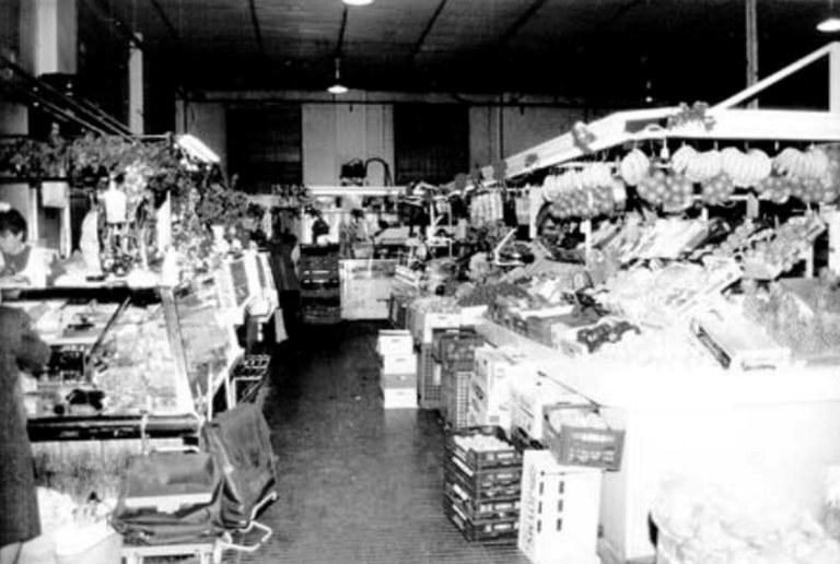 Interior del Mercat Vell 2.jpg