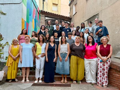 Foto on apareixen tots els membres del Consell de l'Adolescència de Mollet, l'alcaldessa i l'equip tècnic de Joventut.