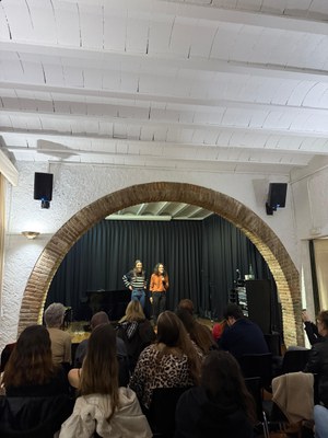 Moment del Poètica 25N d'aquest 2025
