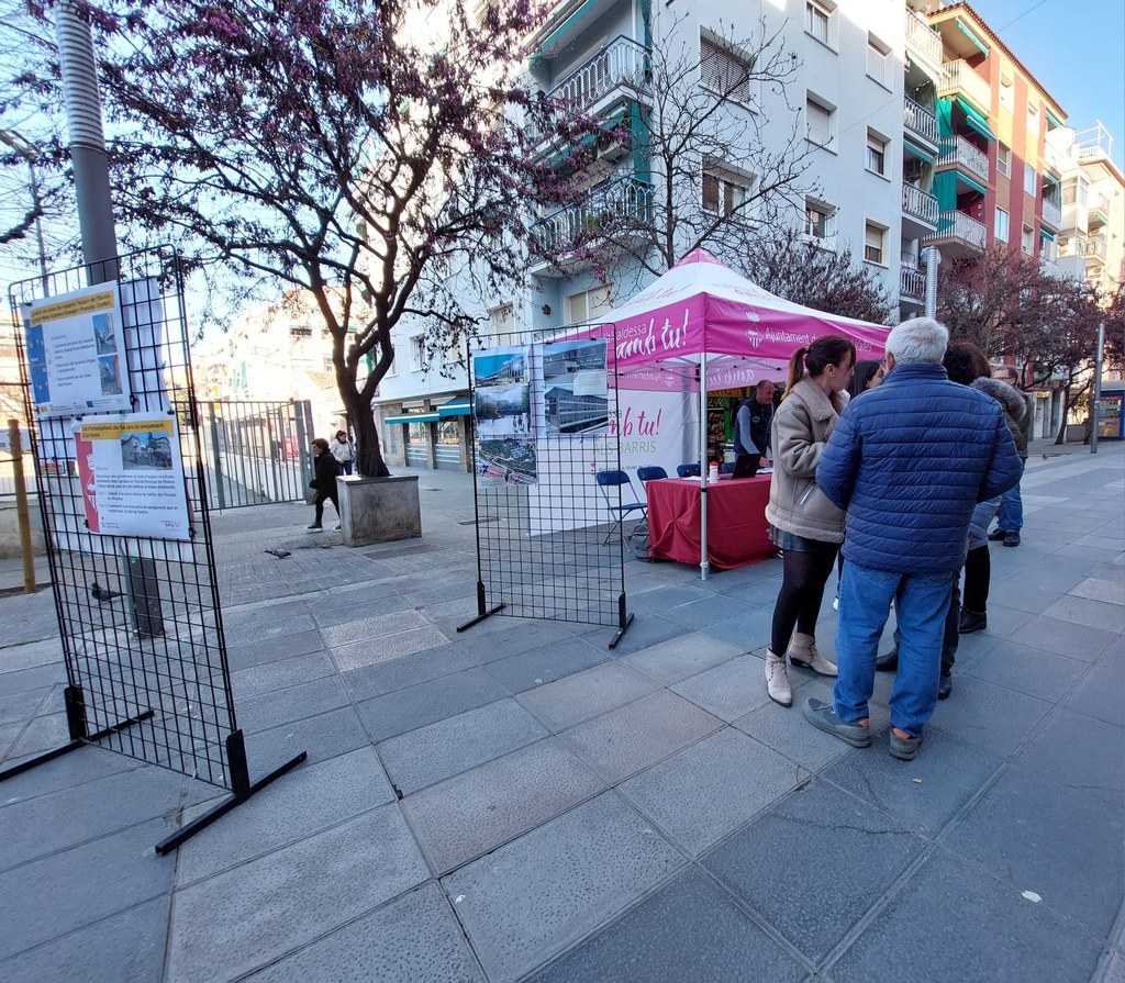 L'alcaldessa visitant Col·legis Nous