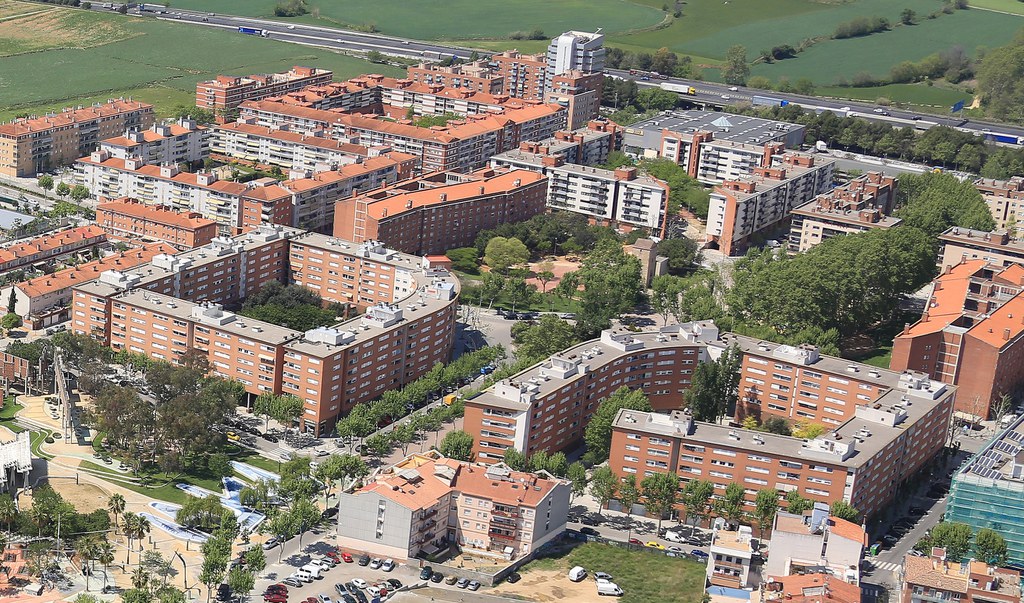 Edificis d'habitatges del parc de Can Borrell.