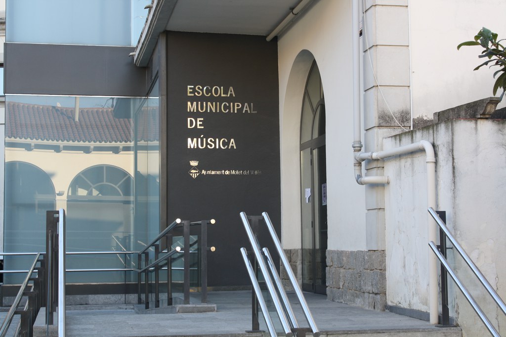 Escola Municipal de Música i Dansa.