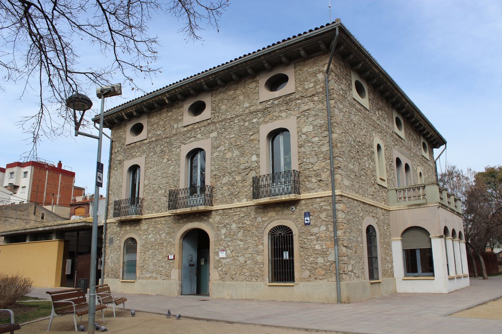 Biblioteca Can Mulà - Jordi Solé Tura.