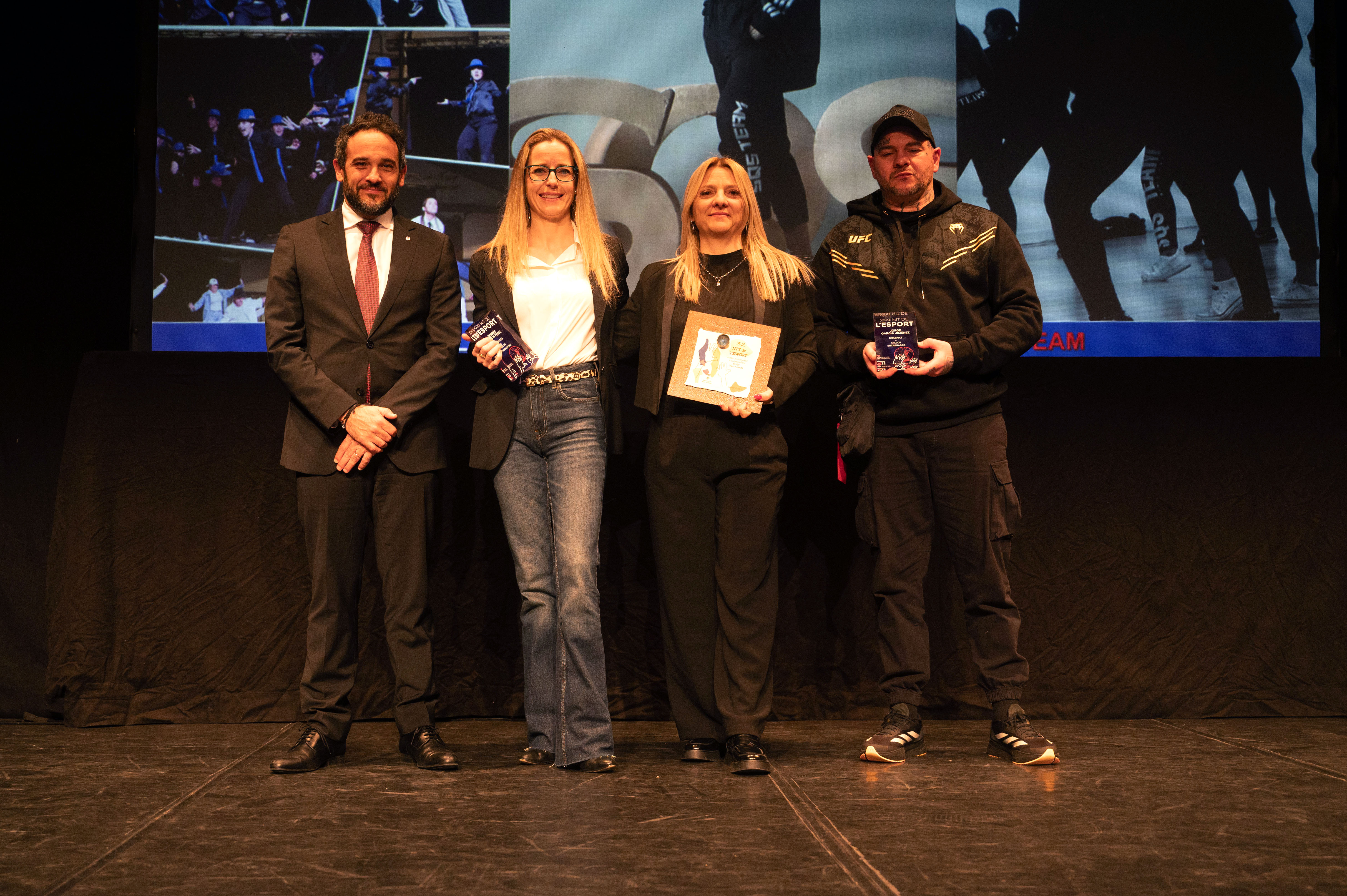 Nominats a millor entrenador/a  DESIRÉE MARTÍN Club de Ball Esportiu Dandi,  EVELYN DÍAZ ARANDA Club Mollet Team Karate Hip Hop,  JORGE GARCÍA JIMÉNEZ Actitud Boxing Crew