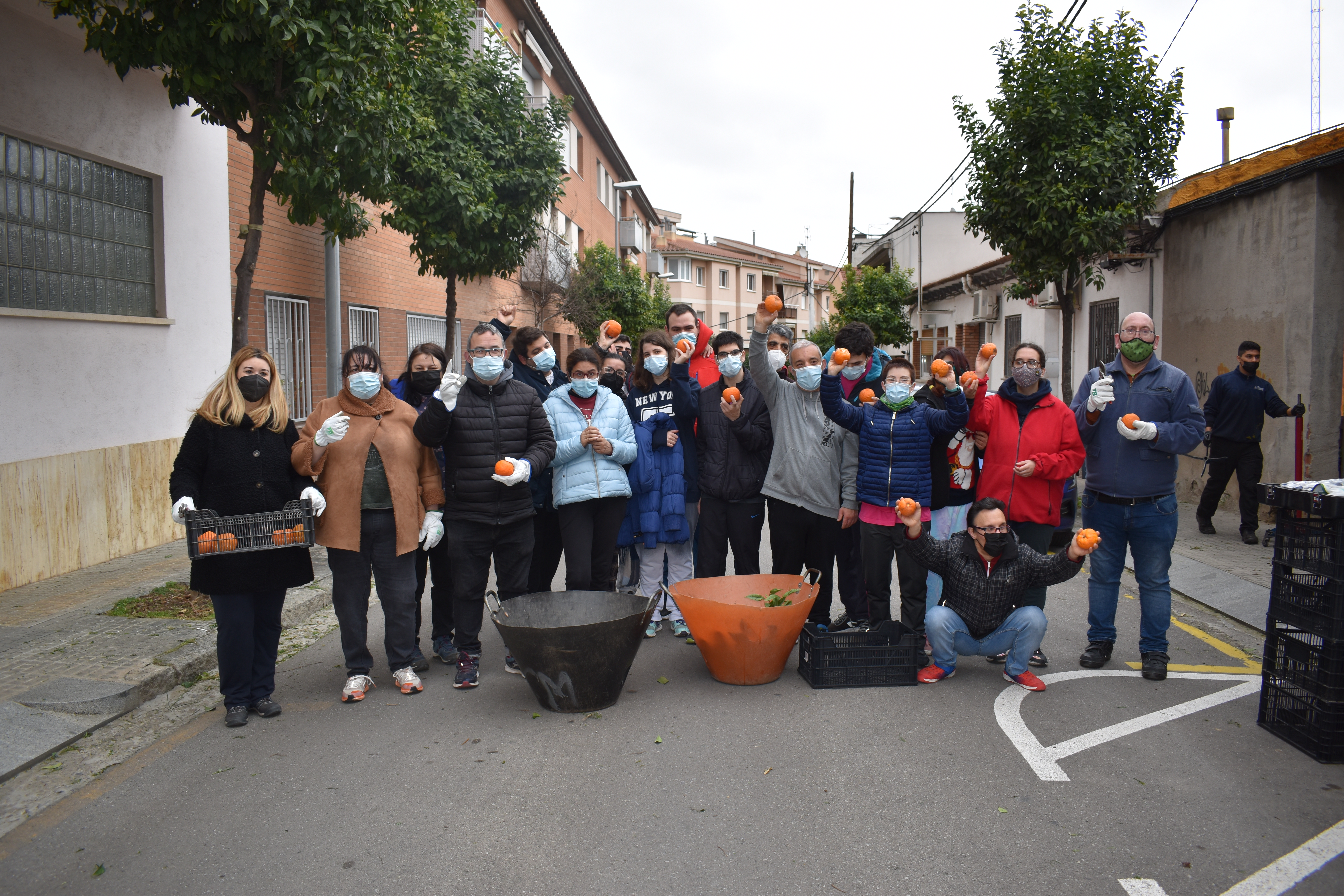 Foto de grup dels recollidors de taronges