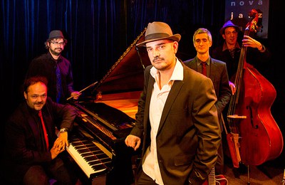I els divendres, Què? Octavi Coronado swingtet.