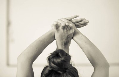 Ioga i estiraments .