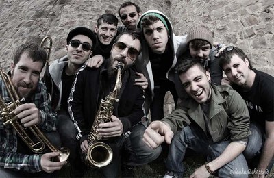La Nit Destil·lada-Concert amb Atzagaia.
