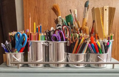 Taller de manualitats creatives (Estiu Jove).