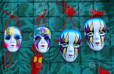 Taller de màscares de carnestoltes.