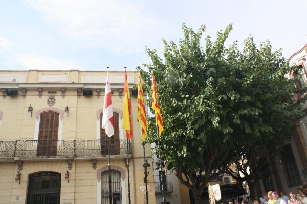 12.10.19-Acte-hissada-bandera-dArago-014.JPG
