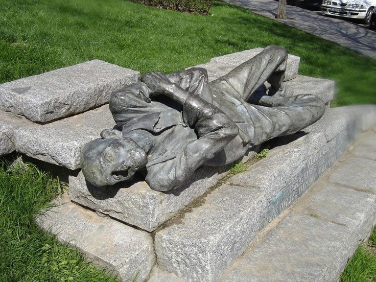 A les persones assassinades als camps nazis