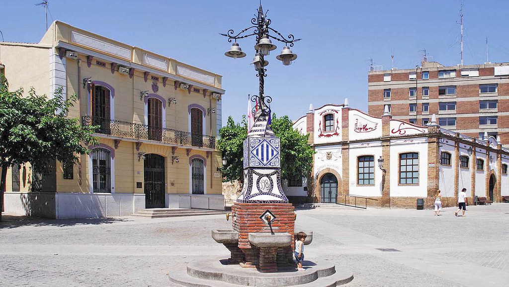 Modernist fountain.