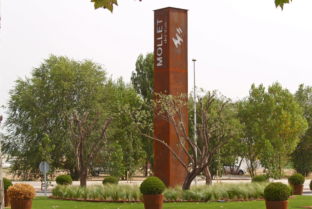 Mollet Monolith.