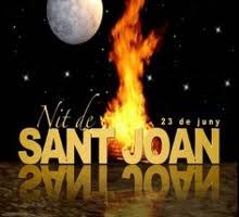 Revetlla de Sant Joan 2012: Encesa de la foguera, a càrrec de Pilar Molins, i revetlla amb DJ.