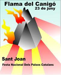 Sant Joan 2013: Arribada de la Flama del Canigó, pilar de benvinguda i lectura del manifest a càrrec de Teresa Sala.