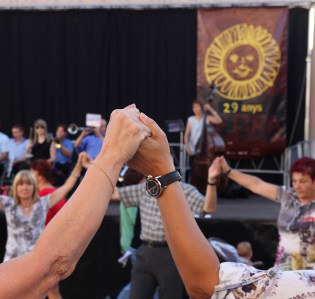 Fira d'Artesans 2013: Audició de sardanes amb la Cobla Nova Vallès.