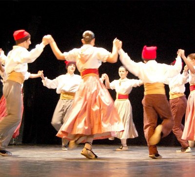 Sant Vicenç 2014: Actuació de l'escola de dansa de l'Esbart Dansaire.