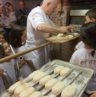 Mollet és Gourmet: Enfarina't amb nosaltres! Taller infantil de pa (5-12 anys).