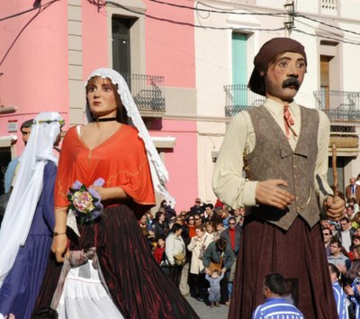 Sant Vicenç 2015: Plantada dels gegants participants a la XXI Trobada de Gegants.