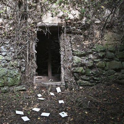Aparador: 4a Intervenció  "Fotografia. Històries de la desmemòria" de Marcos Clavero Llorente.