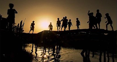 Cinefòrum "L'aigua: font de poder i conflictes": "Històries d'aigua" (2004).