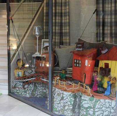 Vols sentir els contes dels aparadors dels titelles?.