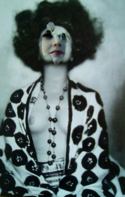 Actuació a La Marineta: "Cuerpo-Documento" De i amb Estitxu Arroyo Sánchez.