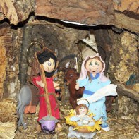 Inauguració del pessebre de goma-eva i encesa de les llums i arbre del carrer.