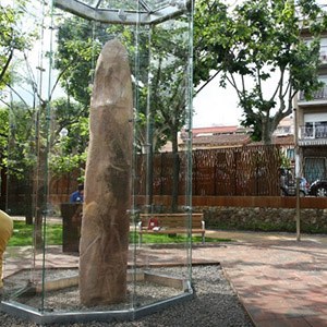 menhir aux