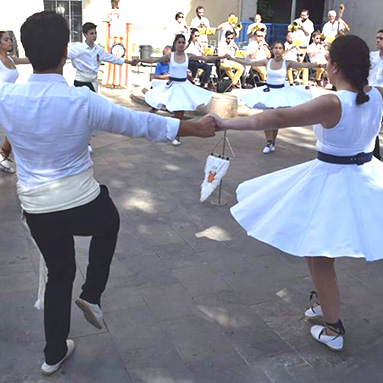 Tradicions i costums aux