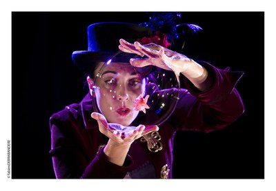 Espectáculo: "La Dompteuse de Bulles".