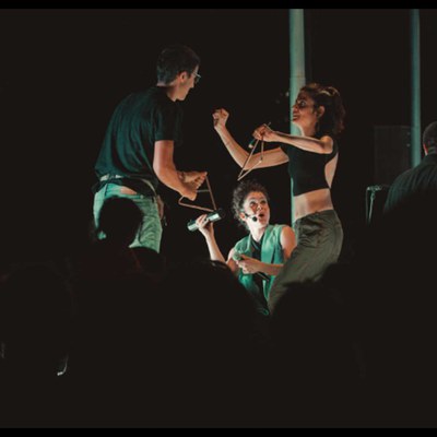 SUMA. Percusión y teatro, a cargo de Sound de Secà.