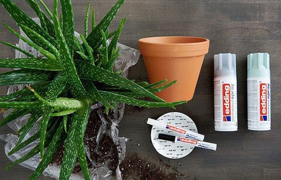 Taller de Upcycling: Decoración de maceta y camisetas con Edding.