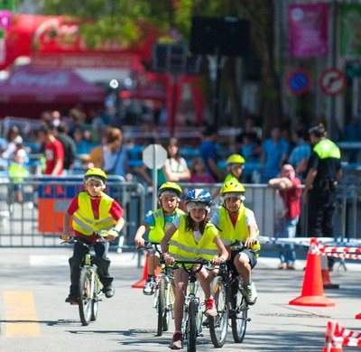 Més de 1.500 persones a la Festa de l'Esport al Carrer.