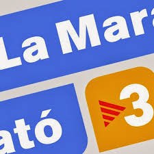 A dalt, participants a "Camina per Marató". A baix, els cuiners del col·lectiu Cuina VO