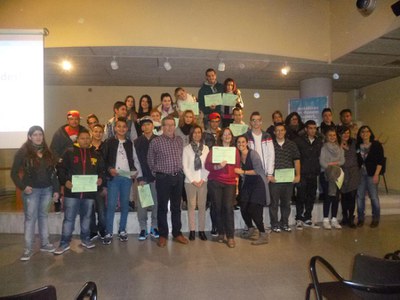 Una seixantena de joves reben els diplomes de formació professional del Programa Joves per l'Ocupació.