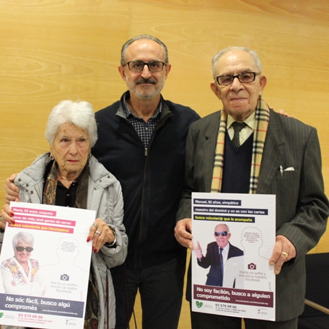 Foto de grup amb membres de la nova entitat